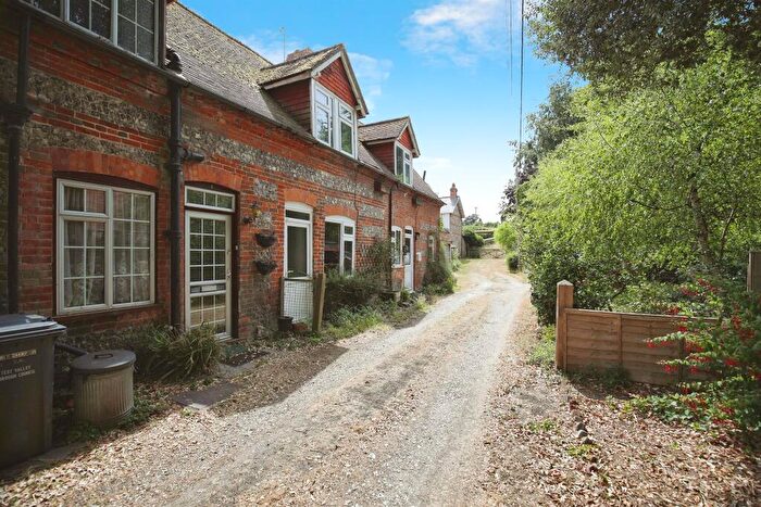 3 Bedroom Semi-Detached House For Sale In Old Vicarage Cottages, Appleshaw, Andover, SP11