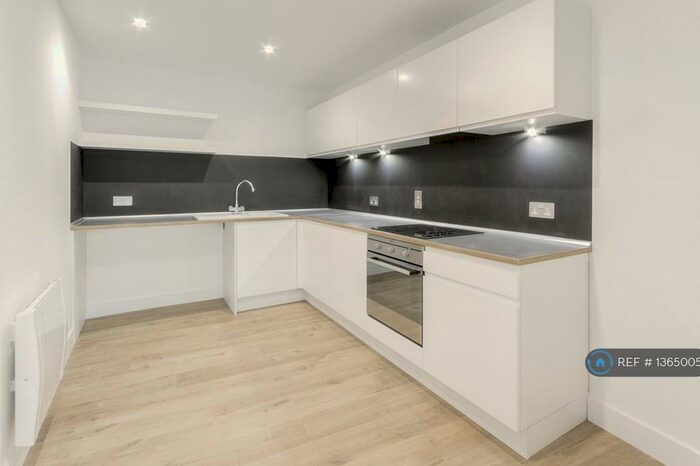 2 Bedroom Flat To Rent In Dalkeith Place, Kettering, NN16