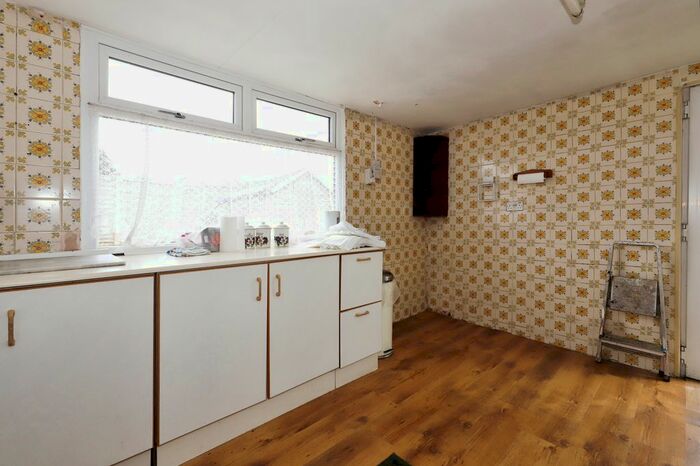 2 Bedroom Bungalow For Sale In Wood Lane, Wolverhampton, West Midlands, WV10
