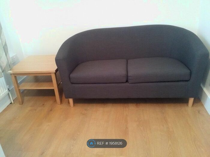 2 Bedroom Flat To Rent In Sussex Road, Southall, UB2