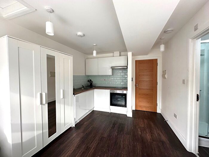 Studio To Rent In Park Road, Crouch End, London, N8