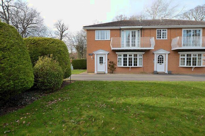 2 Bedroom Apartment For Sale In Sylvan Court, Woodhall Spa, LN10