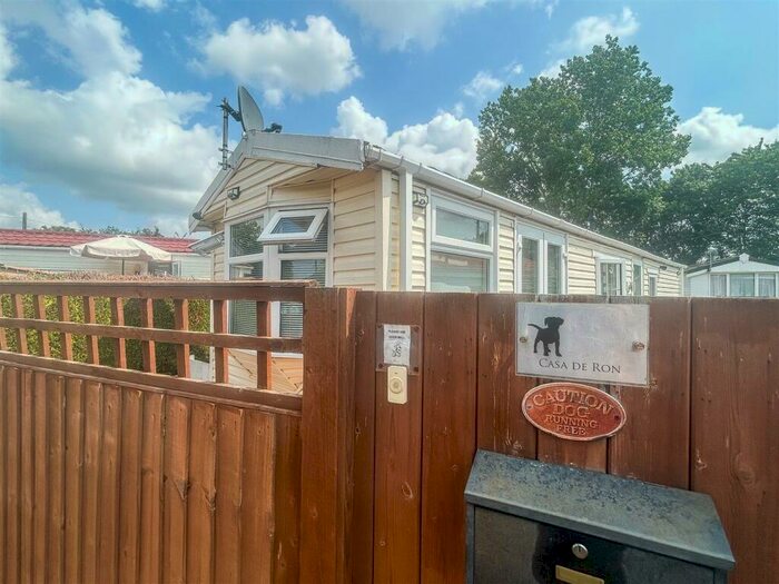 1 Bedroom Park Home For Sale In Clacton Road, Frating, Colchester, CO7