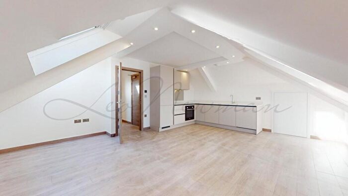 1 Bedroom Flat To Rent In Harvest Lane, Thames Ditton, KT7