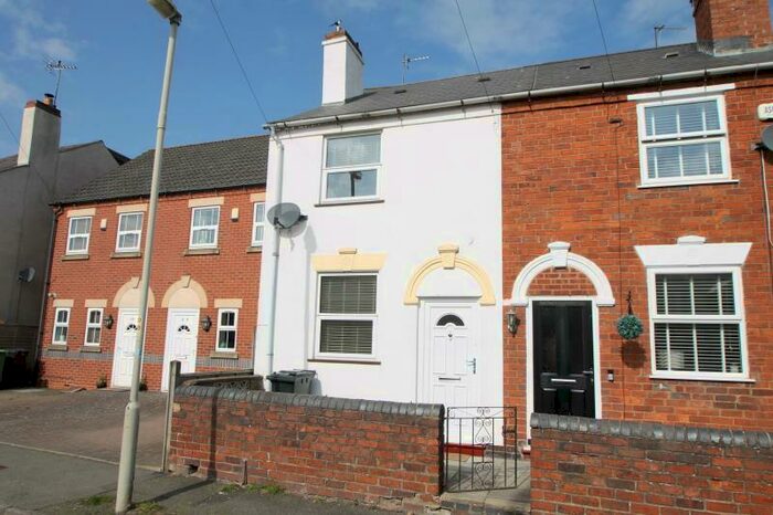 2 Bedroom End Of Terrace House To Rent In Blackberry Lane, Halesowen, West Midlands, B63