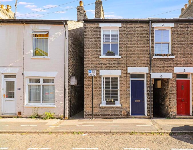 2 Bedroom End Of Terrace House For Sale In Cockburn Street, Cambridge, CB1