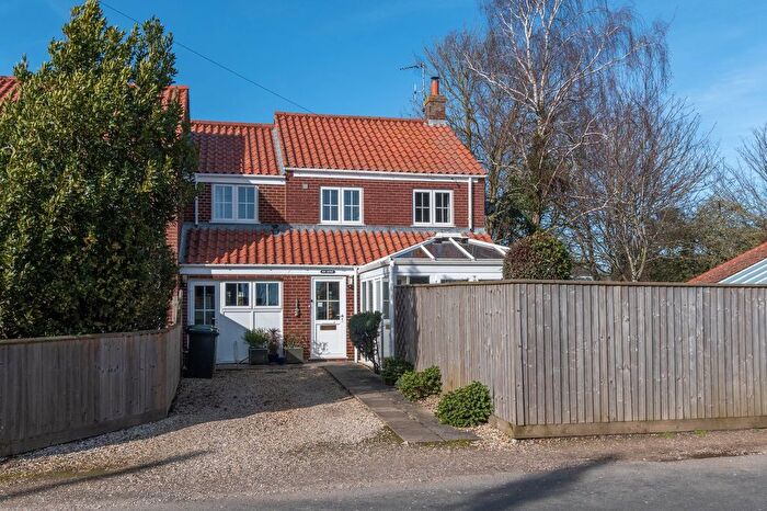 3 Bedroom Semi Detached House For Sale In Overy Road, Burnham Market, PE31