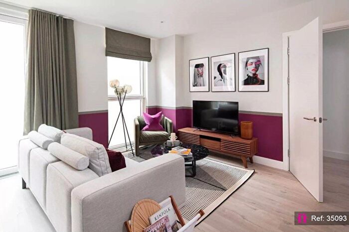 2 Bedroom Flat For Sale In Sleaford Street, London, SW8