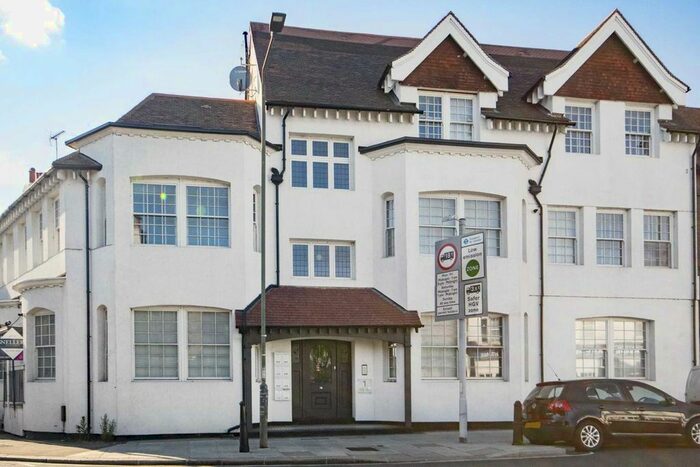 1 Bedroom Flat To Rent In Park Gate Court, High Street, Hampton Hill, Hampton, TW12