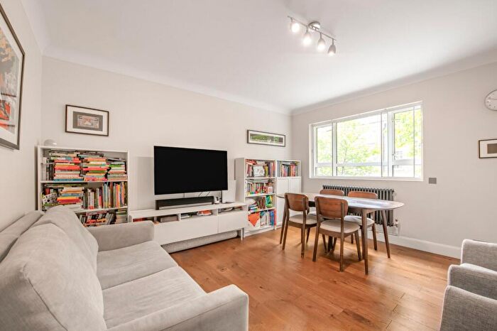 2 Bedroom Flat For Sale In Gloucester Place, London, NW1