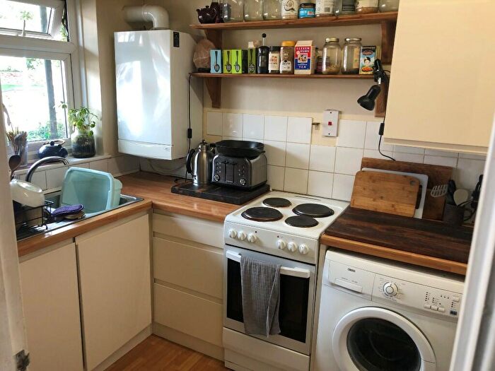 1 Bedroom Flat To Rent In Spences Lane, Lewes, East Sussex, BN7