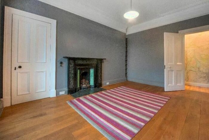 Studio To Rent In Waverley Park, Edinburgh, EH8