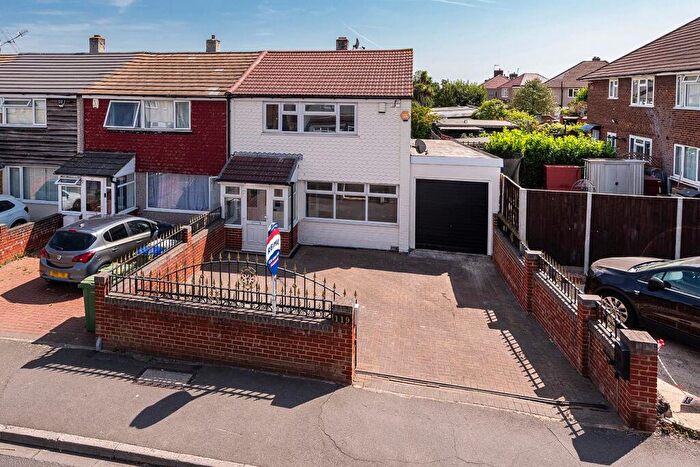 3 Bedroom Semi Detached House For Sale In Wickham Street, Welling, DA16