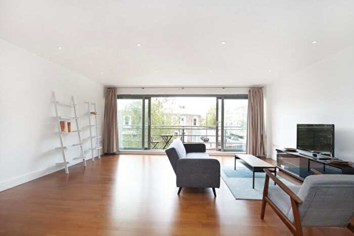 2 Bedroom Flat To Rent In Peninsula Court, London, N1