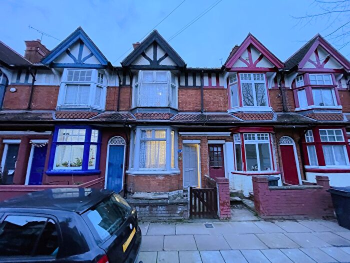 3 Bedroom Terraced House To Rent In Shaftesbury Avenue, Leicester, LE4