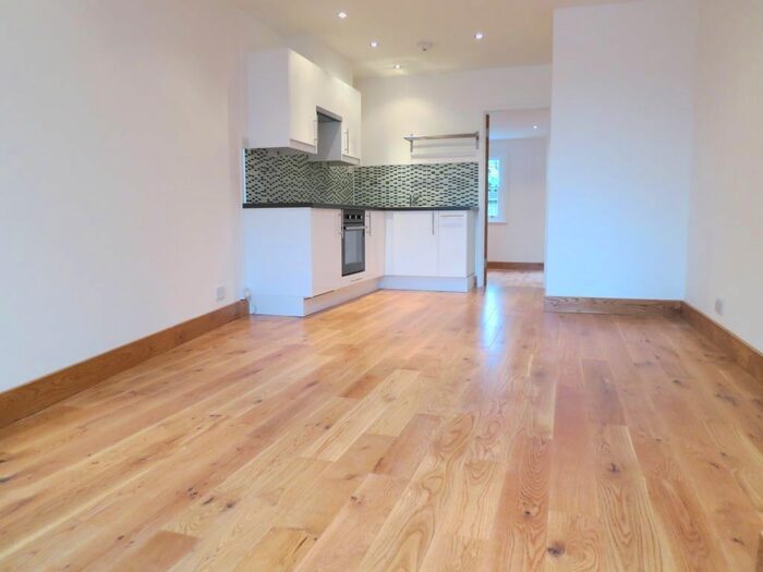 1 Bedroom Flat To Rent In Winchester Road, St Margarets, Mins Station, TW1