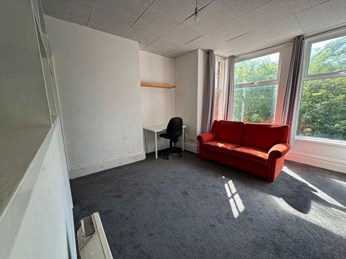 Block Of Flats To Rent In Cardigan Road, Leeds, LS6