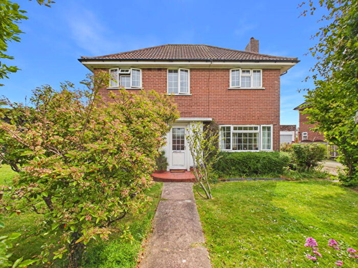 3 Bedroom Detached House For Sale In Ringmer Road, Worthing, BN13