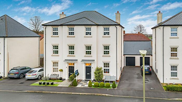 4 Bedroom Semi Detached House For Sale In Wellington Road, Upper Heyford, OX25