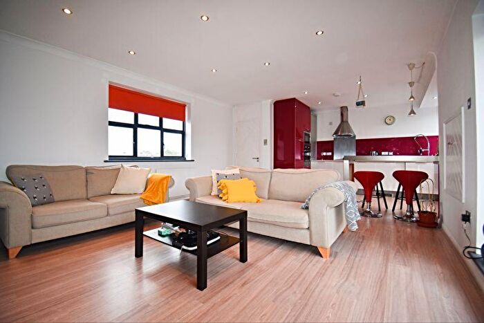 2 Bedroom Flat To Rent In Petersham House, Clarendon Road, Southsea, PO5