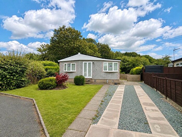 3 Bedroom Park Home For Sale In Oak Tree Farm, Juggins Lane, Earlswood, Solihull, B94