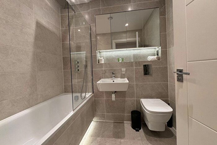 1 Bedroom Flat To Rent In Stoke Road, Slough, SL2