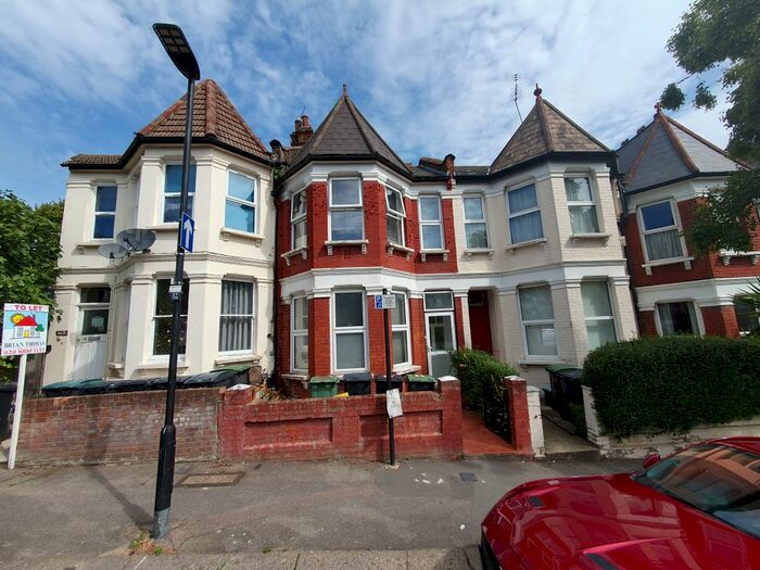2 Bedroom Flat To Rent In Seymour Road, London, N8