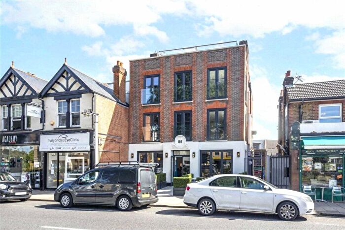 1 Bedroom Flat To Rent In Queens Road, Weybridge, KT13