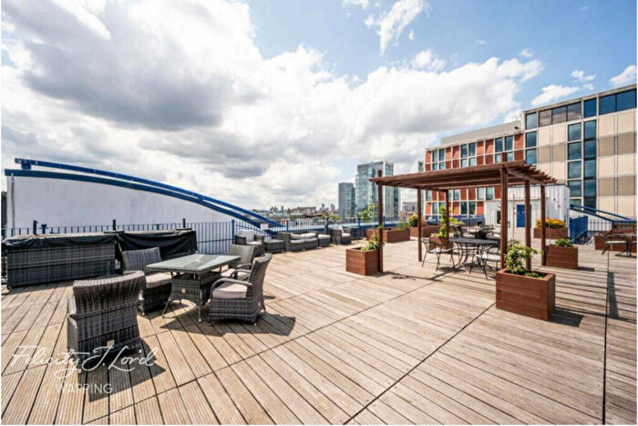 2 Bedroom Apartment To Rent In Commercial Road, London, E1