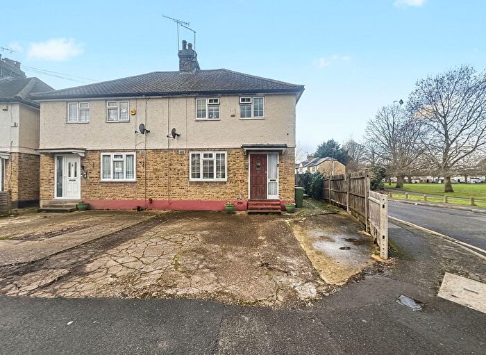 3 Bedroom Semi Detached House For Sale In Austin Waye, Uxbridge, UB8