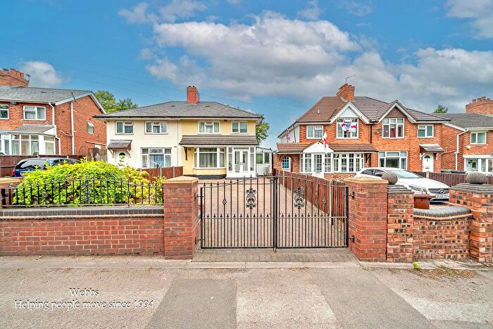 3 Bedroom Semi Detached House For Sale In Coalpool Lane, Walsall, WS3