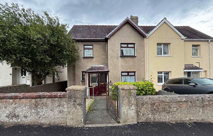 3 Bedroom Semi-Detached House For Sale In Y Glyn, Caernarfon, Gwynedd, LL55