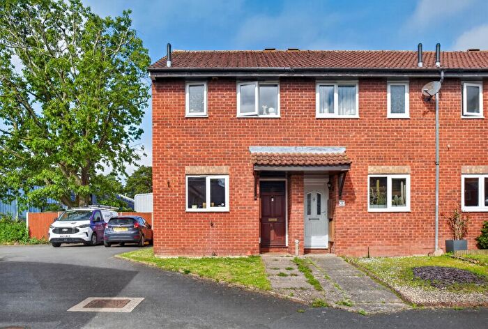 2 Bedroom End Terrace House For Sale In Chequers Close, Bobblestock, Hereford, HR4