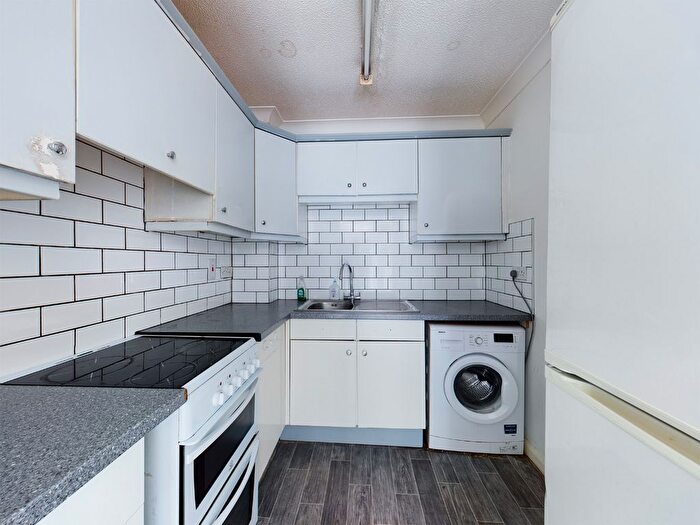 1 Bedroom Maisonette To Rent In Alison Court, Wood End Close, Hemel Hempstead, Hertfordshire, HP2