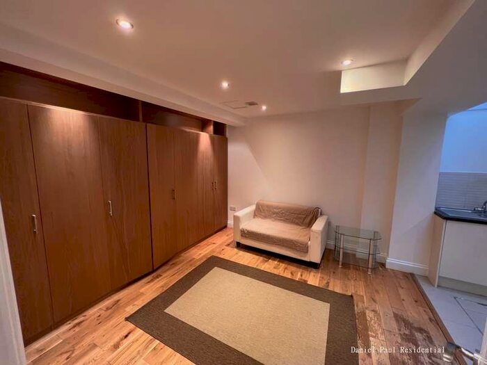 1 Bedroom Studio Flat To Rent In North End Road, W14