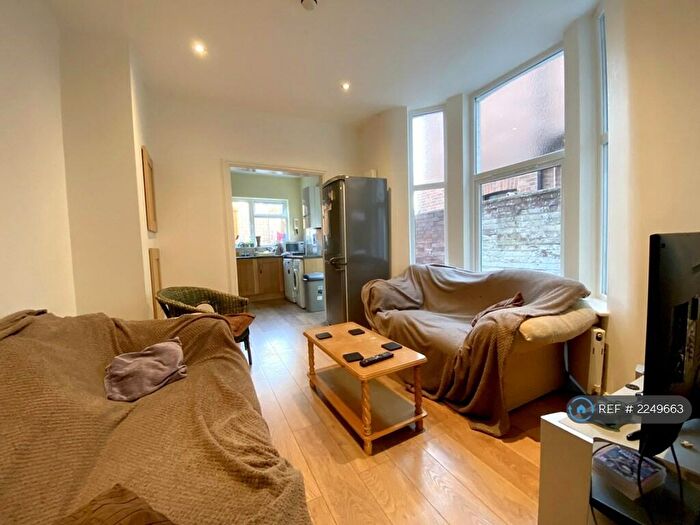 6 Bedroom Terraced House To Rent In Polsloe Rd, Exeter, EX1