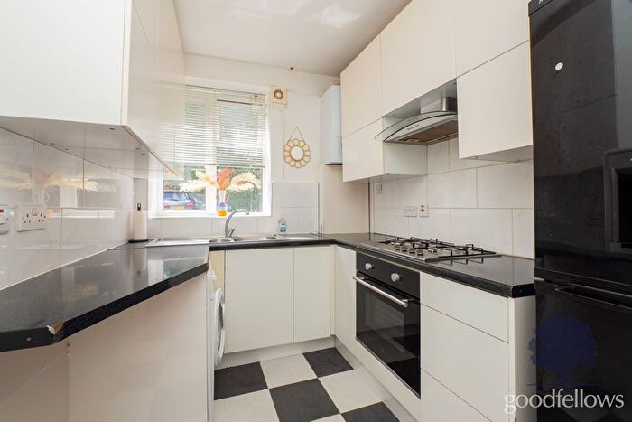 2 Bedroom Flat To Rent In Carshalton Road, Sutton, SM1