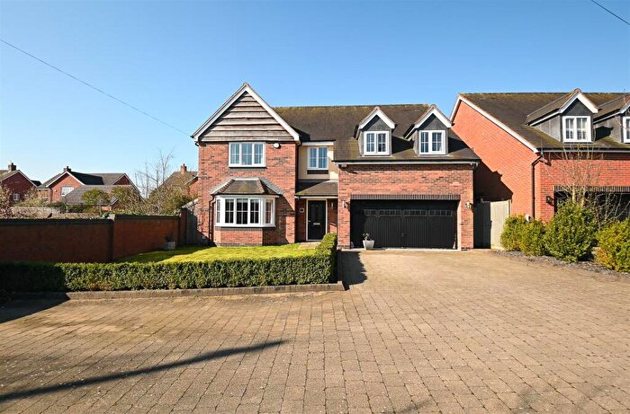5 Bedroom Detached House For Sale In St. Peters Way, Yoxall, DE13