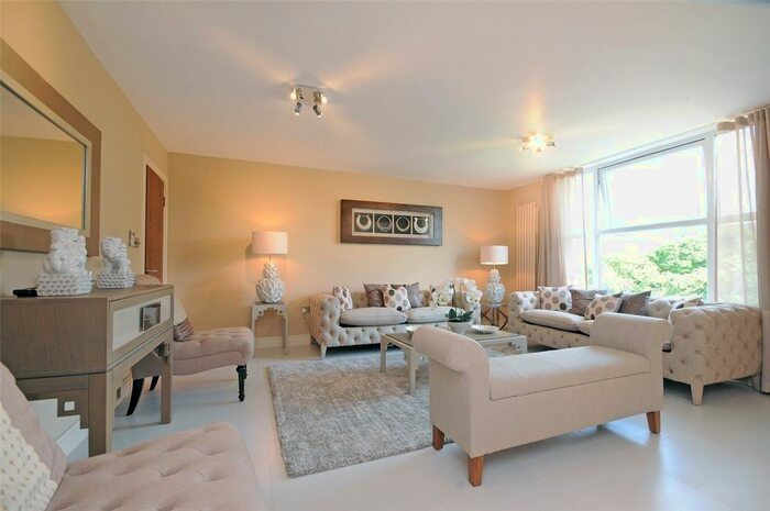 3 Bedroom Flat To Rent In St Johns Wood Park, London, NW8