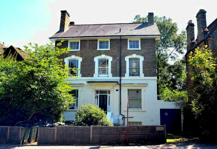 2 Bedroom Flat To Rent In Hamlet Road, Crystal Palace, SE19