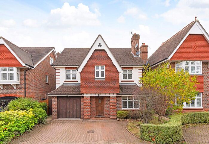 4 Bedroom Detached House To Rent In Spinney Close, Beckenham, BR3
