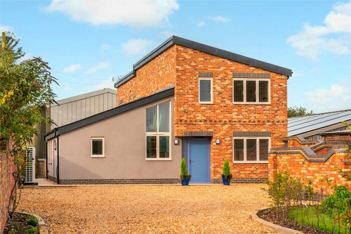 3 Bedroom Detached House To Rent In Hill Close, Wingfield, Leighton Buzzard, Bedfordshire, LU7