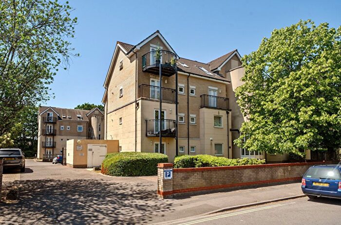 2 Bedroom Flat For Sale In Hulse Road, Southampton, Hampshire, SO15