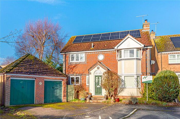4 Bedroom Detached House For Sale In Walnut Close, Pewsey, Wiltshire, SN9