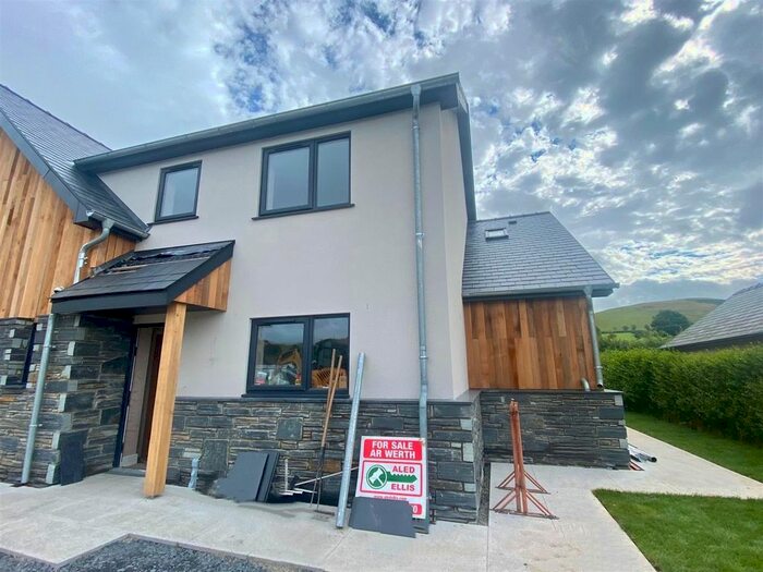 3 Bedroom Semi-Detached House For Sale In Pencaemawr, Penegoes, Machynlleth SY20