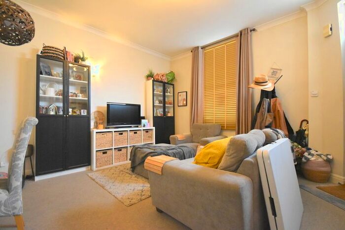 2 Bedroom Flat To Rent In Quicks Road, South Wimbledon, SW19