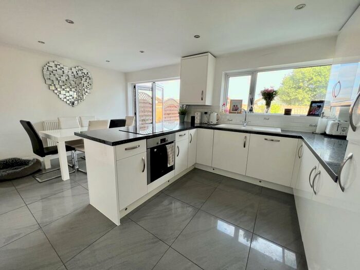 3 Bedroom House To Rent In Billericay, CM11