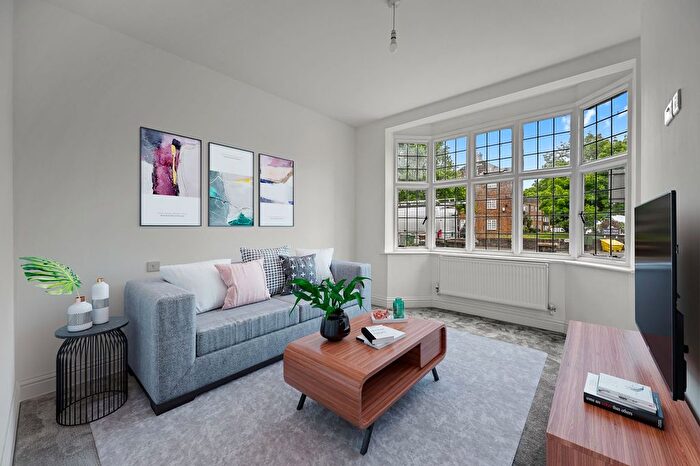 2 Bedroom Flat To Rent In Park Road, Cheam, SM3