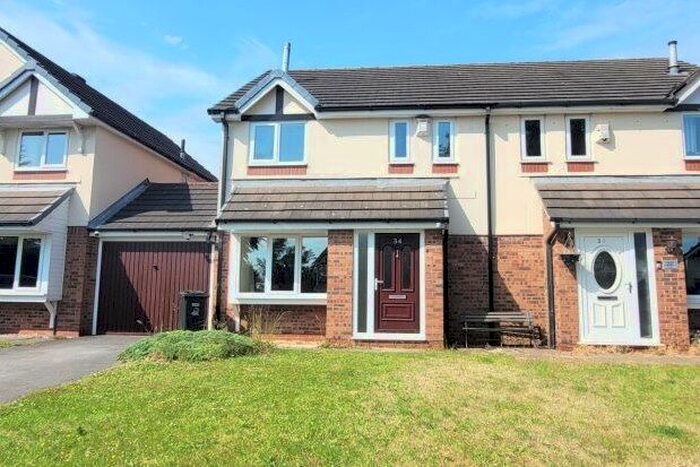 3 Bedroom Semi-Detached House To Rent In Glencar, Bolton, BL5