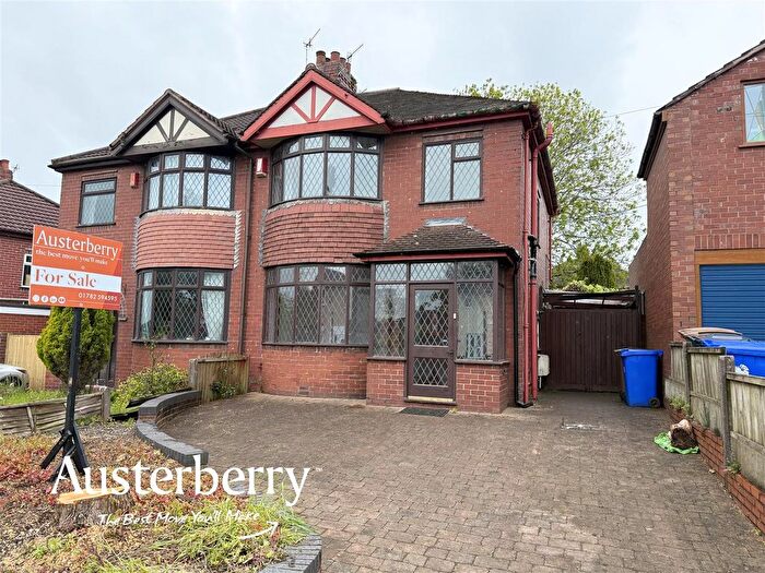 3 Bedroom Semi-Detached House For Sale In Blurton Road, Blurton, Stoke-On-Trent, ST3